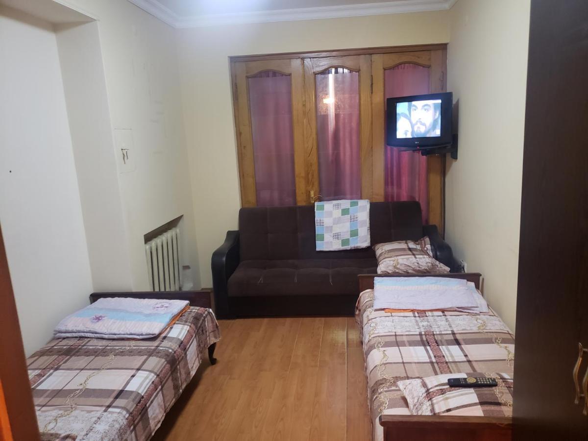 Intercity Hostel Батумі Екстер'єр фото