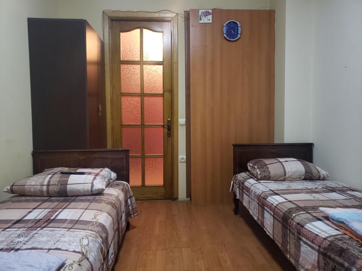 Intercity Hostel Батумі Екстер'єр фото