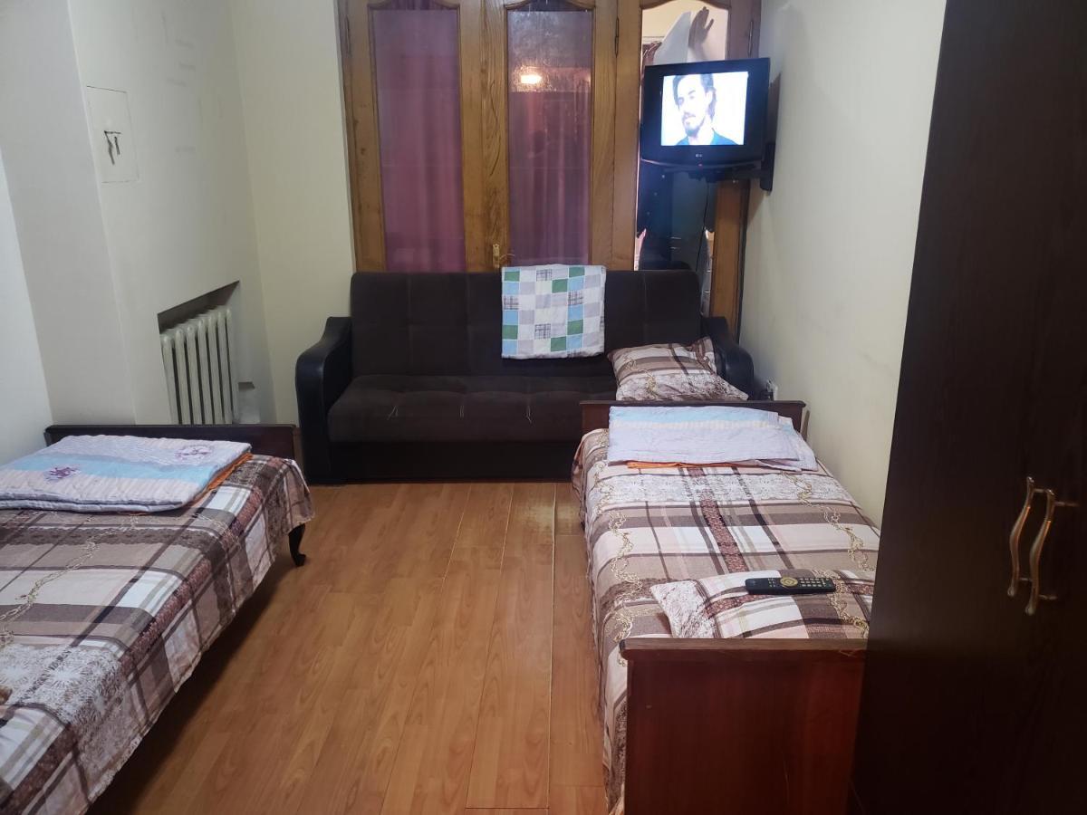 Intercity Hostel Батумі Екстер'єр фото
