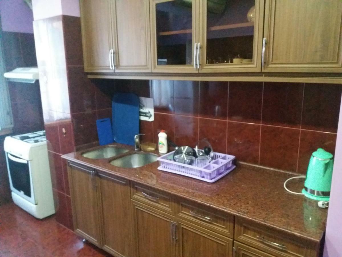 Intercity Hostel Батумі Екстер'єр фото