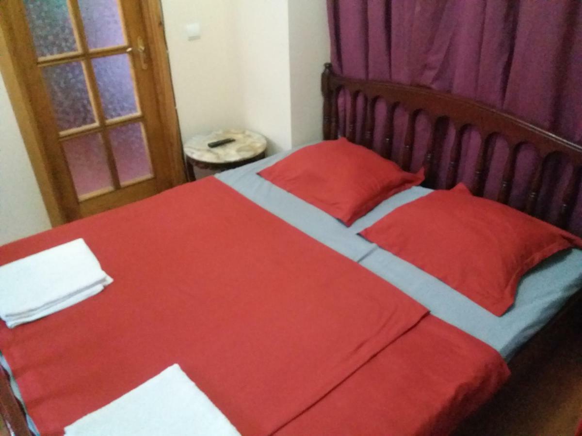 Intercity Hostel Батумі Екстер'єр фото