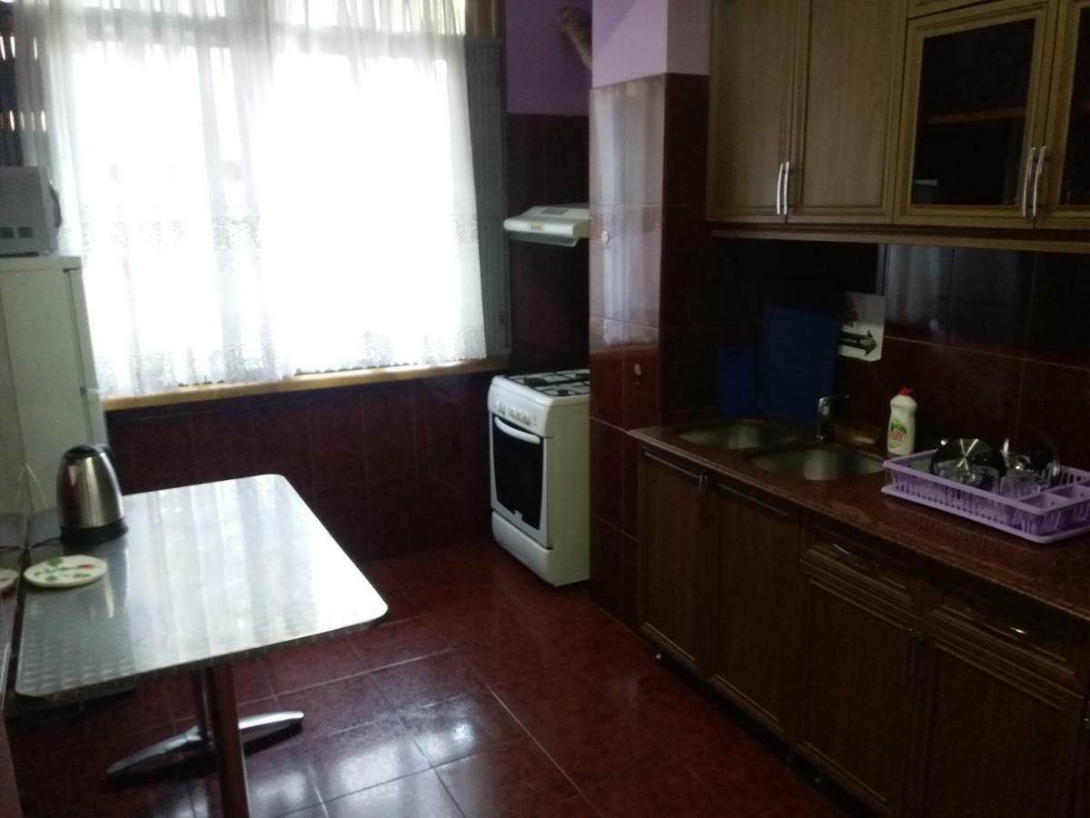Intercity Hostel Батумі Екстер'єр фото